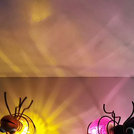 Solar-Powered Hanging Metal Be - đánh giá và giá Lighting Bug Decor